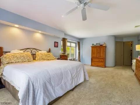 49 Ponds Cir, Wayne, NJ 07470 photo 15