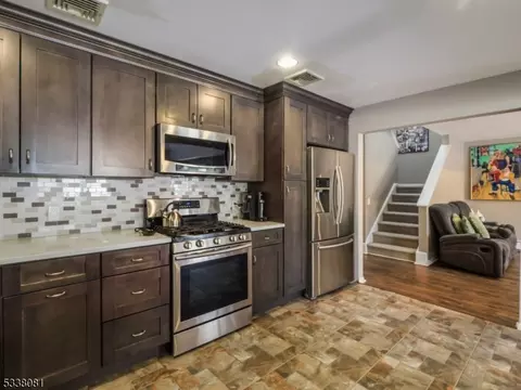 49 Ponds Cir, Wayne, NJ 07470 photo 14