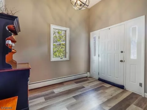 49 Ponds Cir, Wayne, NJ 07470 photo 4