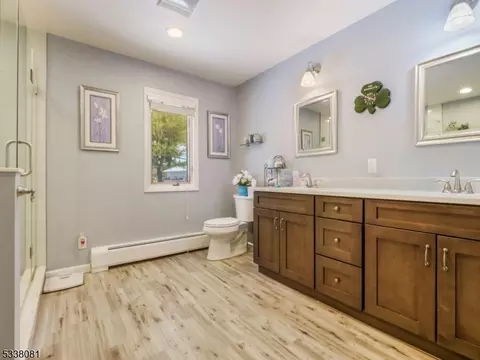 49 Ponds Cir, Wayne, NJ 07470 photo 17