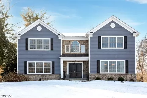 19 Crest Dr, Bernards, NJ 07920