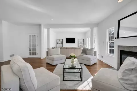 19 Crest Dr, Bernards, NJ 07920 photo 12
