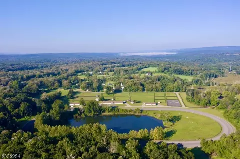 49 Spring Valley Rd, Hardwick Twp, NJ 07825
