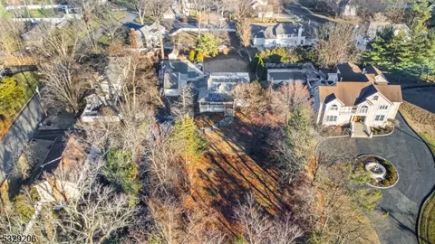 886 Alps Rd, Wayne, NJ 07470 photo 3