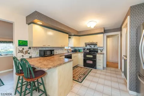 886 Alps Rd, Wayne, NJ 07470 photo 16