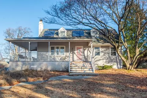 886 Alps Rd, Wayne, NJ 07470