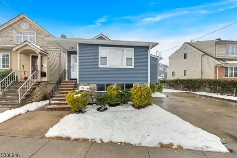 260 Maple Ave, Wallington, NJ 07057 photo 4