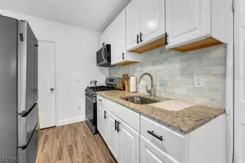 260 Maple Ave, Wallington, NJ 07057 photo 10