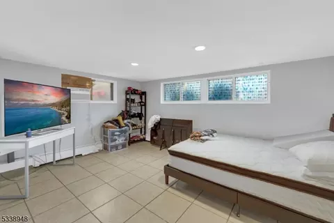 260 Maple Ave, Wallington, NJ 07057 photo 17