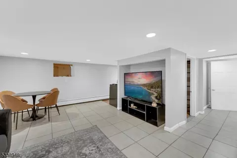 260 Maple Ave, Wallington, NJ 07057 photo 16