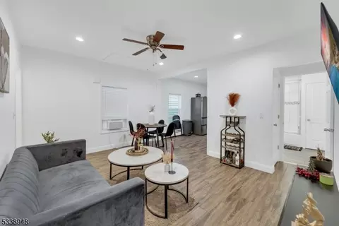 260 Maple Ave, Wallington, NJ 07057 photo 9