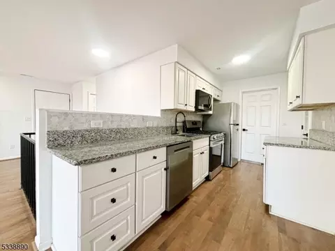 1 Point O Woods Ter #1, Vernon, NJ 07462