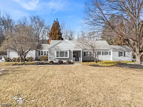 47 Fieldstone Dr, Bernards, NJ 07920