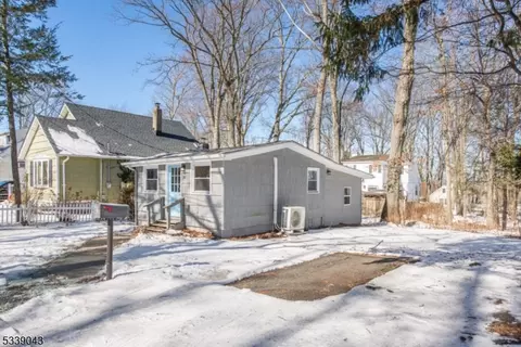 32 Reservoir Rd, Jefferson, NJ 07849