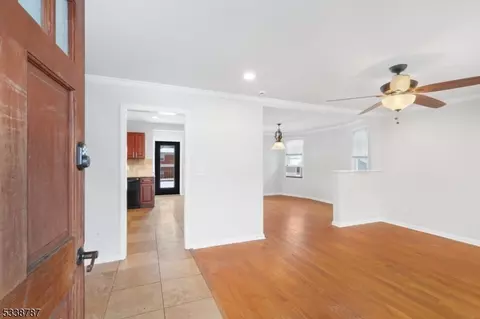 22 Colonial Ter, Springfield, NJ 07081 photo 3