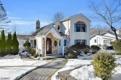 20 Waverly Pl, Montvale, NJ 07645