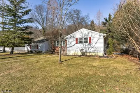 33 Copperfield Rd, Scotch Plains, NJ 07076