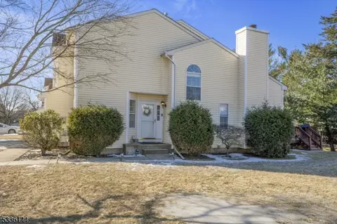 4 Cheyenne Trl, Somerville, NJ 08876