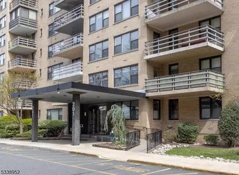 201 St Pauls Ave #2G, Jersey City, NJ 07306