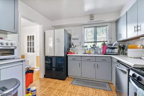7 Sunset Dr, Millburn, NJ 07041 photo 10