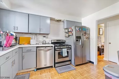 7 Sunset Dr, Millburn, NJ 07041 photo 9