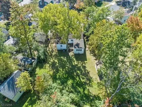 7 Sunset Dr, Millburn, NJ 07041 photo 2