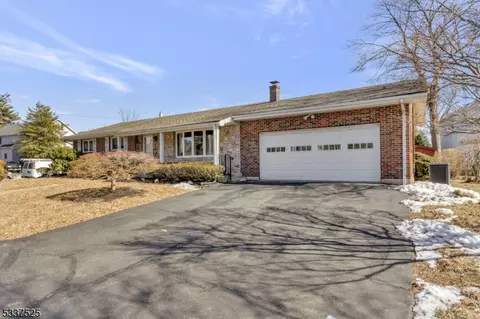 450 Dorn Ave, Middlesex, NJ 08846 photo 2