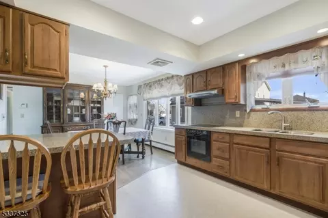 450 Dorn Ave, Middlesex, NJ 08846 photo 11