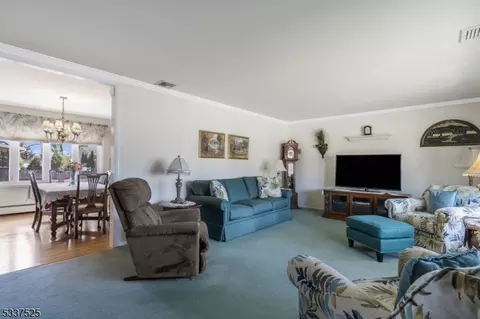 450 Dorn Ave, Middlesex, NJ 08846 photo 7