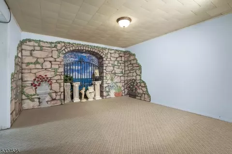 450 Dorn Ave, Middlesex, NJ 08846 photo 20