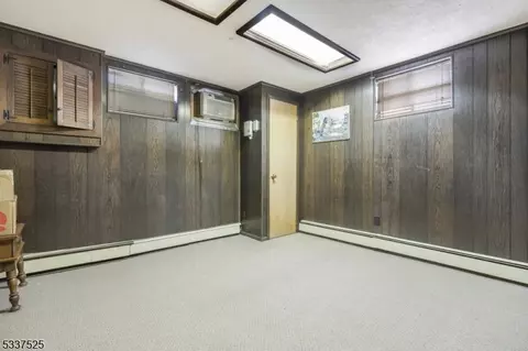 450 Dorn Ave, Middlesex, NJ 08846 photo 21