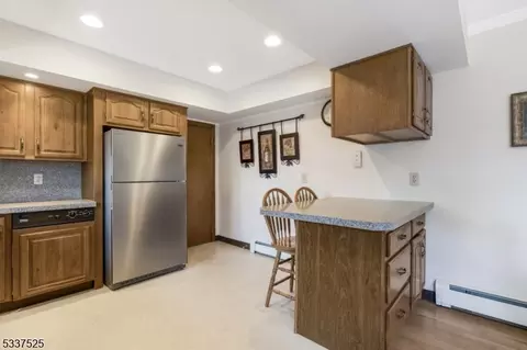 450 Dorn Ave, Middlesex, NJ 08846 photo 12