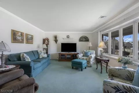 450 Dorn Ave, Middlesex, NJ 08846 photo 5