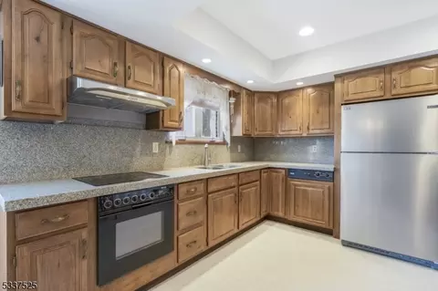 450 Dorn Ave, Middlesex, NJ 08846 photo 10