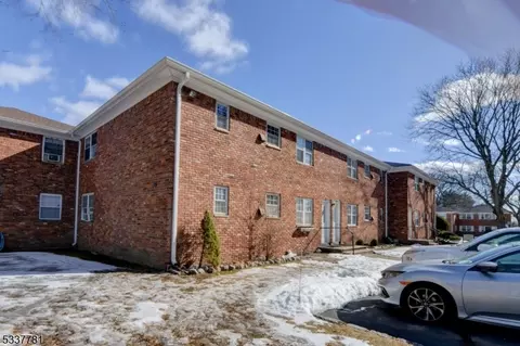 38 Atherton Ct # A, Wayne, NJ 07470 photo 3