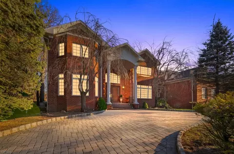 64 Beachmont Ter, Caldwell, NJ 07006