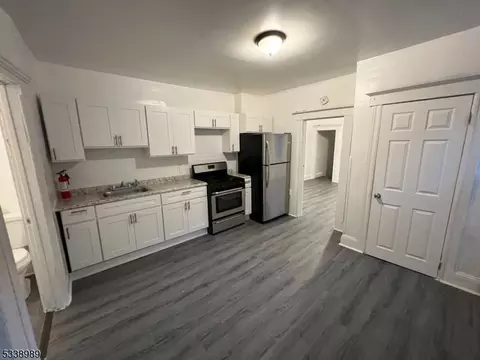 427 John St, Plainfield, NJ 07060 photo 3