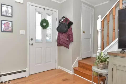 38 Burnside Pl, Wanaque Boro, NJ 07420 photo 5