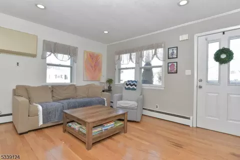 38 Burnside Pl, Wanaque Boro, NJ 07420 photo 6