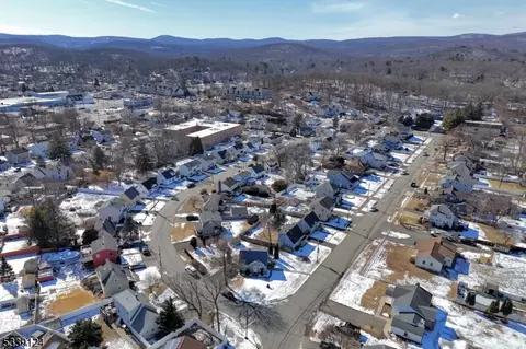 38 Burnside Pl, Wanaque Boro, NJ 07420 photo 36