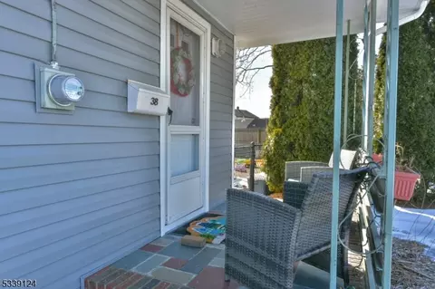 38 Burnside Pl, Wanaque Boro, NJ 07420 photo 4