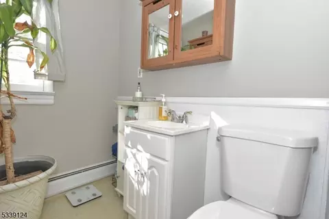 38 Burnside Pl, Wanaque Boro, NJ 07420 photo 22