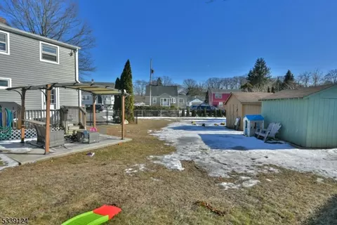 38 Burnside Pl, Wanaque Boro, NJ 07420 photo 24