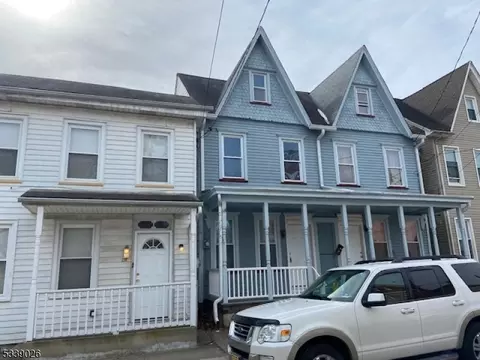 228 Chambers St, Phillipsburg, NJ 08865