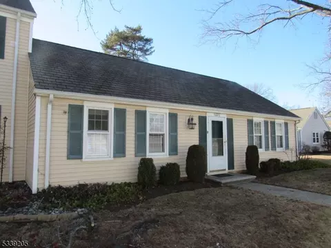122 Lowell Ln # C, Monroe Township, NJ 08831