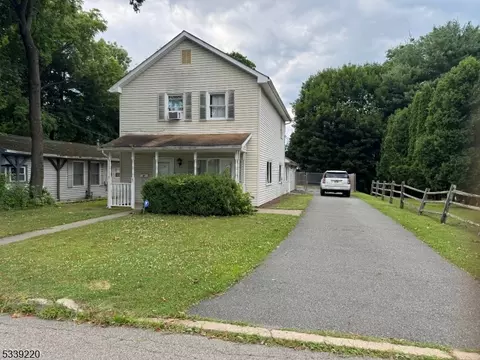48 Sussex St, Newton, NJ 07860