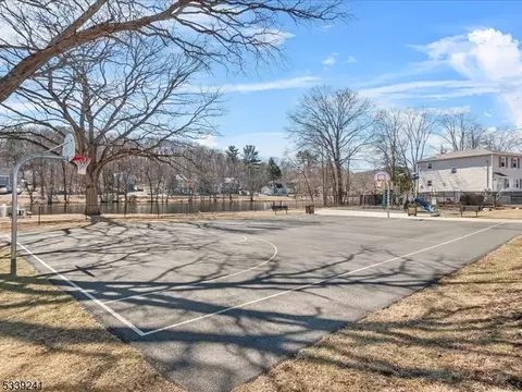 34 Saint George Pl, Wanaque Boro, NJ 07420 photo 39