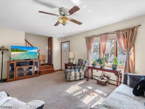34 Saint George Pl, Wanaque Boro, NJ 07420 photo 9