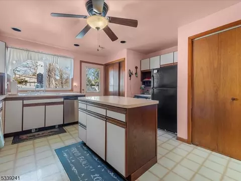 34 Saint George Pl, Wanaque Boro, NJ 07420 photo 16