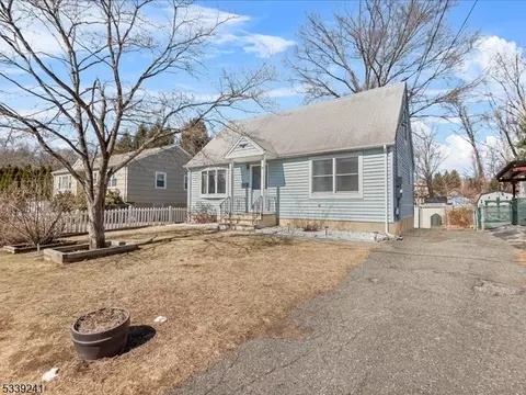 34 Saint George Pl, Wanaque Boro, NJ 07420 photo 2